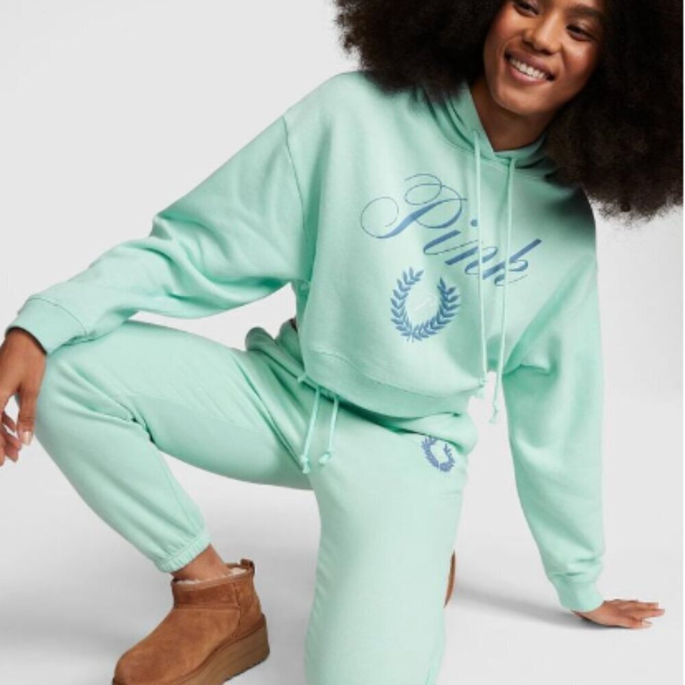 VS PINK Everyday Fleece Cropped Hoodie in Blue Opal